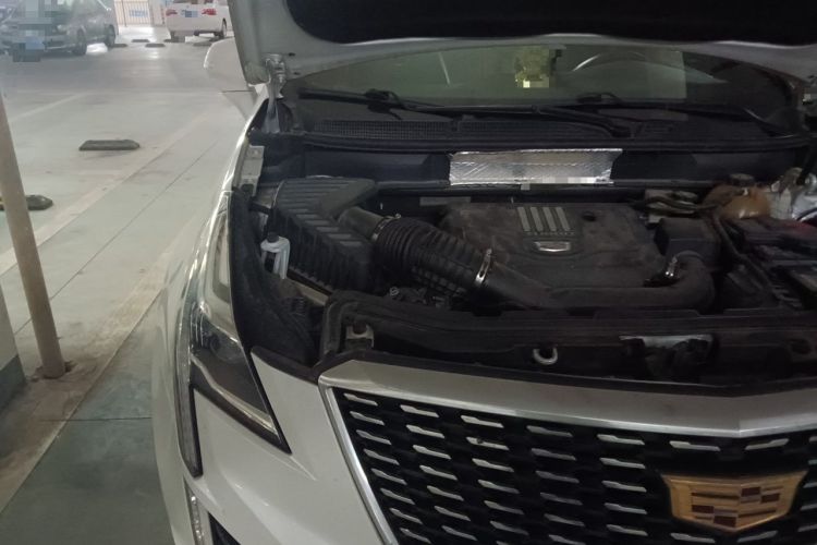 Used Cadillac XT5 2020 28T Luxury Version Engine Bay Right