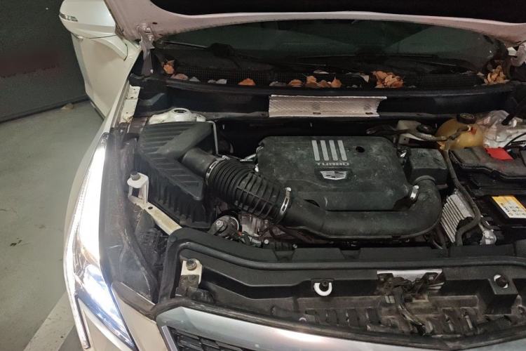 Used Cadillac XT5 2020 28T Luxury Version Engine Bay Right