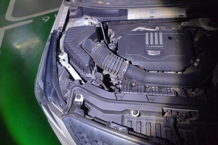 Used Cadillac XT5 2020 28T Luxury Version Engine Bay Right