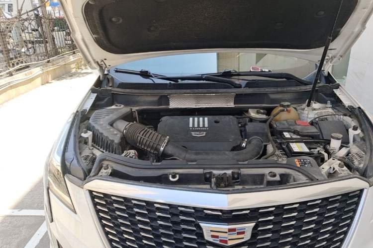 Used Cadillac XT5 2020 28T Luxury Version Engine Bay Right