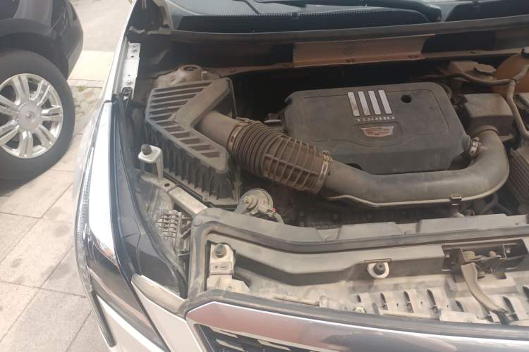Used Cadillac XT5 2020 Revised Version 28T Luxury Edition Engine Bay Right