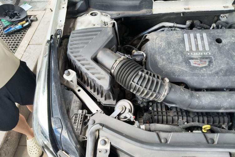 Used Cadillac XT5 2020 28T Luxury Version Engine Bay Right