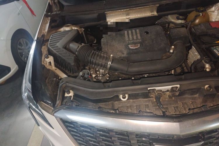 Used Cadillac XT5 2020 28T Luxury Version Engine Bay Right