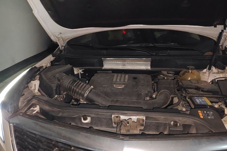 Used Cadillac XT5 2020 28T Luxury Version Engine Bay Right