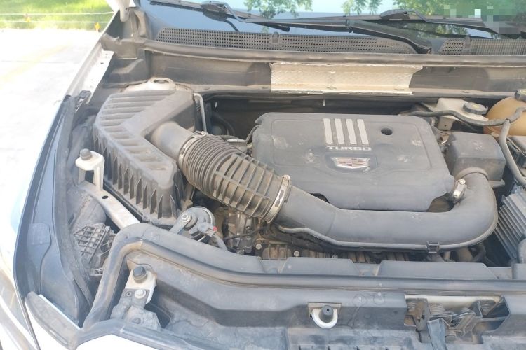 Used Cadillac XT5 2020 28T Luxury Version Engine Bay Right