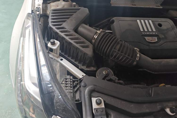 Used Cadillac XT5 2020 28T Luxury Version Engine Bay Right