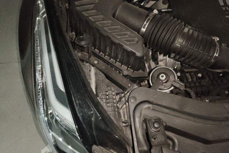Used Cadillac XT5 2020 28T Luxury Version Engine Bay Right