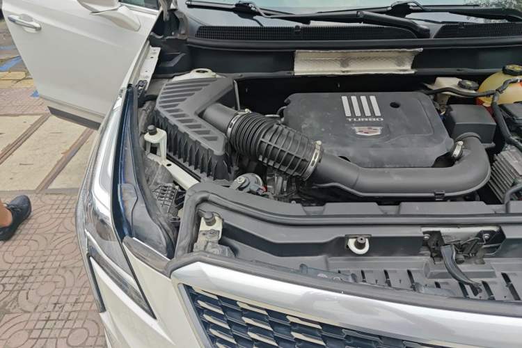 Used Cadillac XT5 2020 28T Luxury Version Engine Bay Right