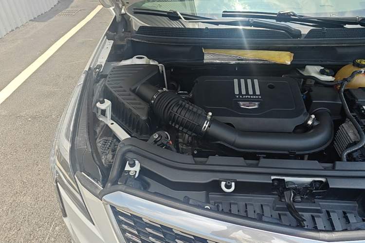 Used Cadillac XT5 2020 28T Four-Wheel Drive Luxury Version Engine Bay Right