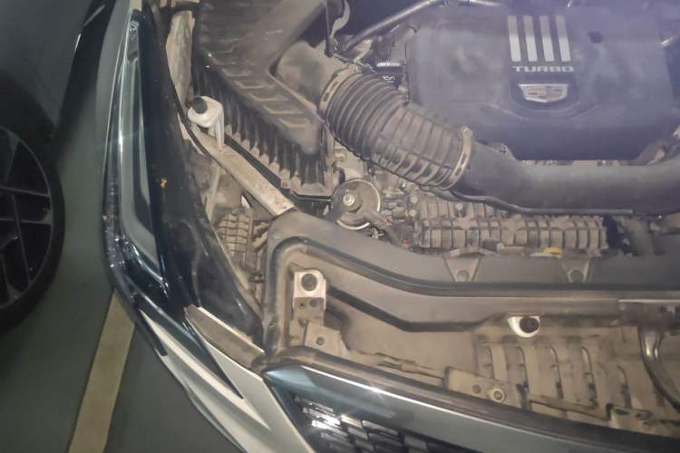 Used Cadillac XT5 2020 Revised Version 28T Four-Wheel Drive Luxury Edition Engine Bay Right
