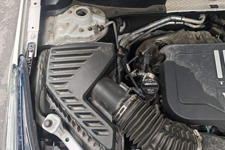 Used Cadillac XT5 2020 Revised Version 28T Luxury Edition Engine Bay Right