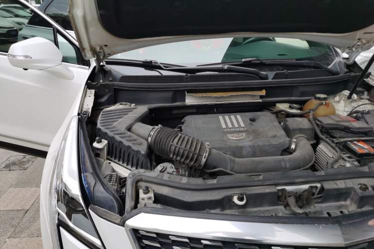 Used Cadillac XT5 2020 28T Luxury Version Engine Bay Right