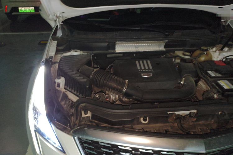 Used Cadillac XT5 2020 Revised Version 28T Luxury Edition Engine Bay Right
