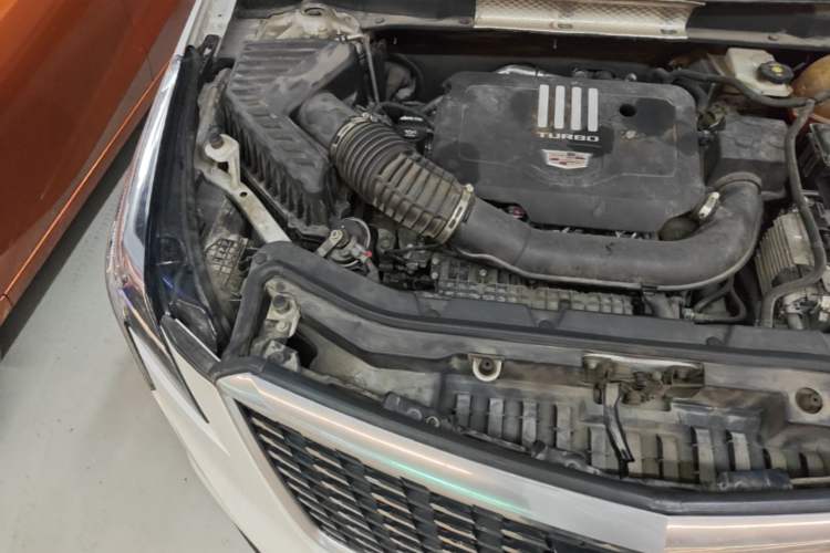 Used Cadillac XT5 2020 28T Luxury Version Engine Bay Right