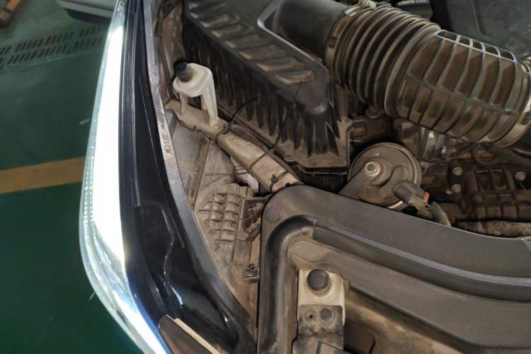 Used Cadillac XT5 2020 28T Luxury Version Engine Bay Right