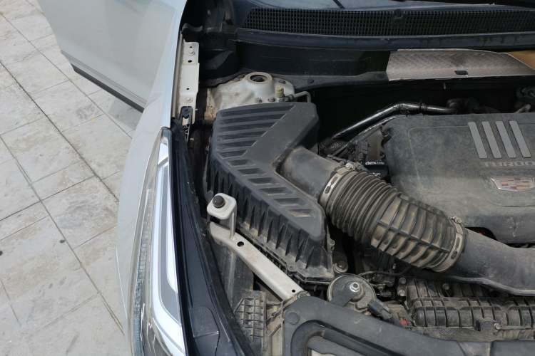Used Cadillac XT5 2020 Revised Version 28T Luxury Edition Engine Bay Right