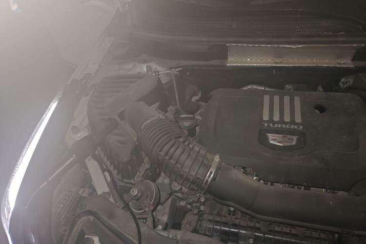 Used Cadillac XT5 2020 28T Luxury Version Engine Bay Right