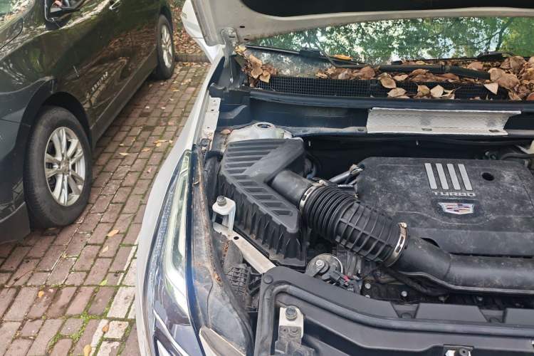 Used Cadillac XT5 2020 28T Luxury Version Engine Bay Right