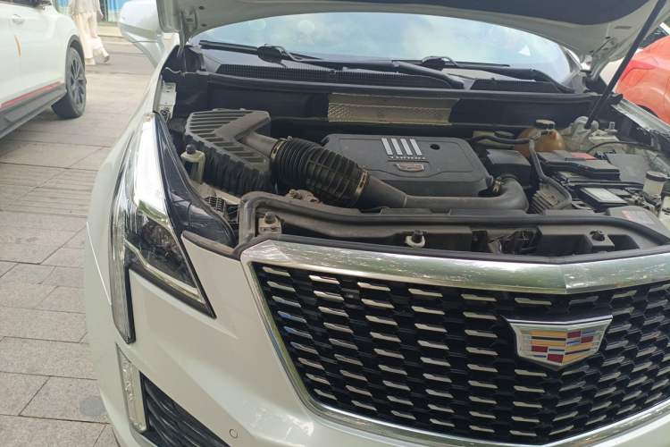 Used Cadillac XT5 2020 Revised Version 28T Luxury Edition Engine Bay Right