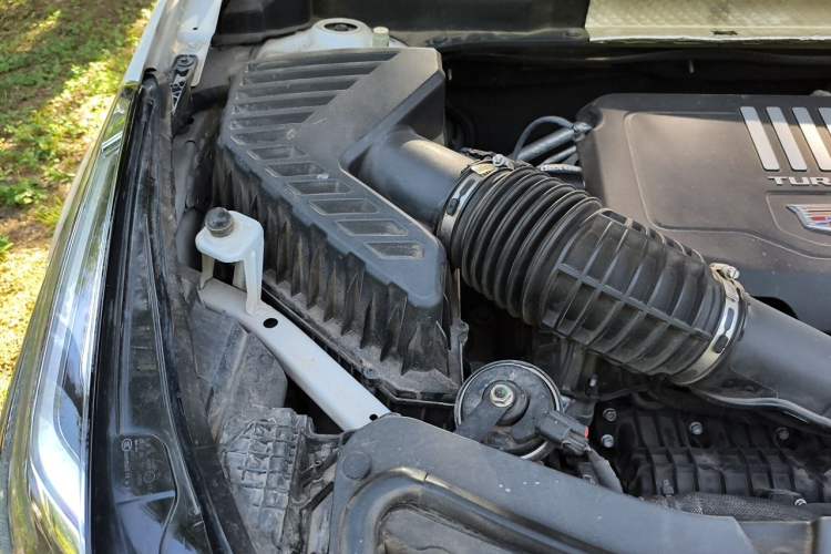 Used Cadillac XT5 2020 28T Four-Wheel Drive Luxury Version Engine Bay Right