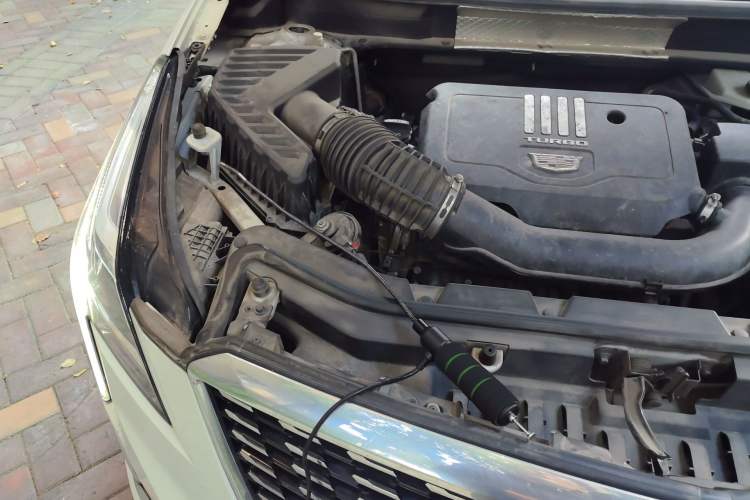 Used Cadillac XT5 2020 Revised Version 28T Luxury Edition Engine Bay Right