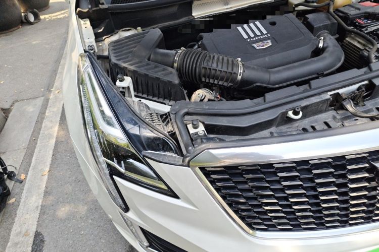 Used Cadillac XT5 2020 28T 4x4 Platinum Sport Edition Engine Bay Right