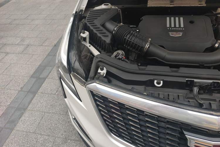Used Cadillac XT5 2020 28T Four-Wheel Drive Luxury Version Engine Bay Right