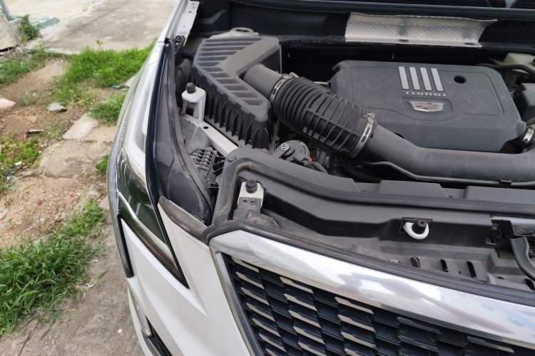 Used Cadillac XT5 2020 Revised Version 28T Luxury Edition Engine Bay Right