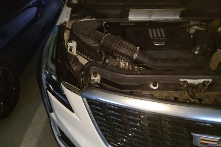 Used Cadillac XT5 2020 28T Luxury Version Engine Bay Right
