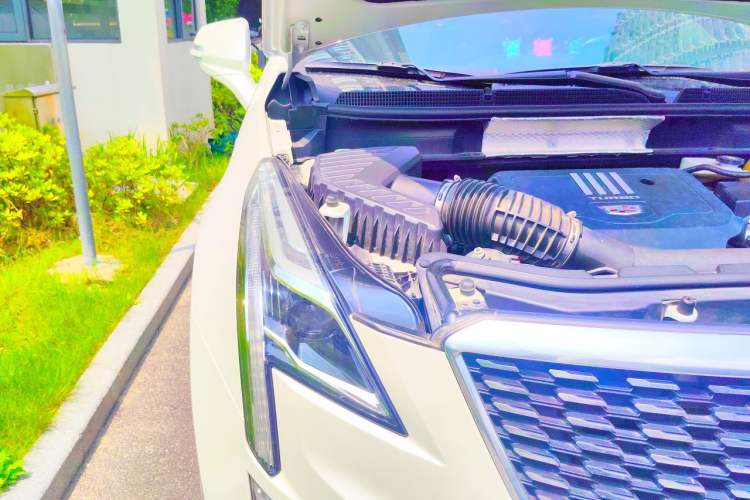 Used Cadillac XT5 2020 Revised Version 28T Luxury Edition Engine Bay Right
