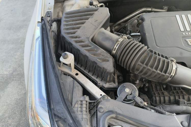 Used Cadillac XT5 2020 Revised Version 28T Luxury Edition Engine Bay Right