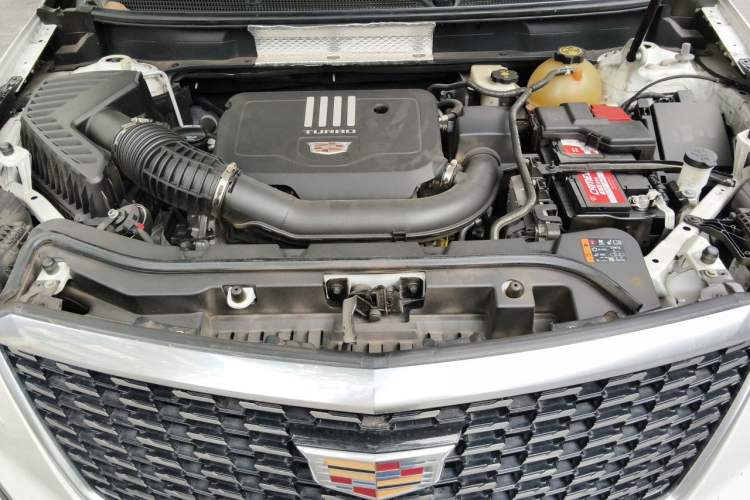 Used Cadillac XT5 2020 28T Luxury Version Engine Bay