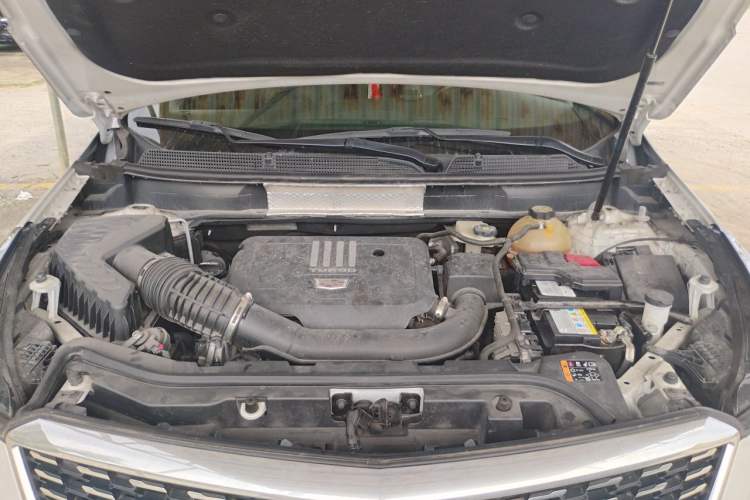 Used Cadillac XT5 2020 28T Luxury Version Engine Bay