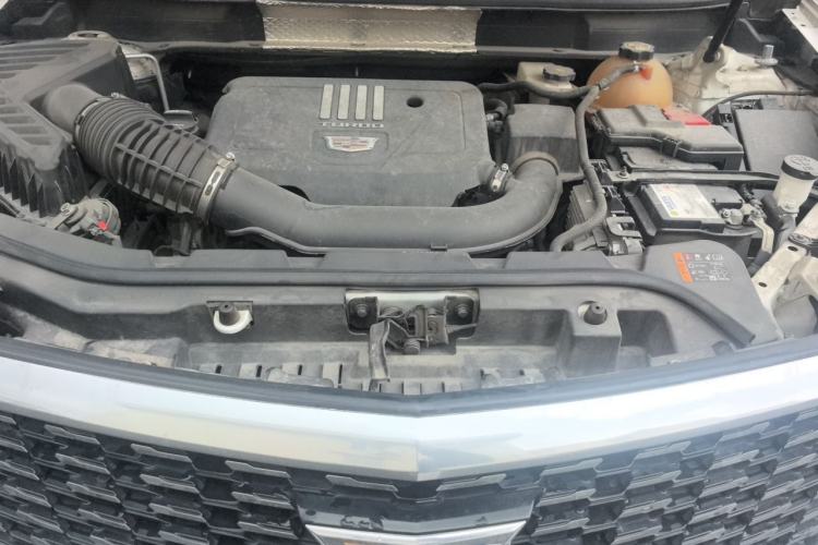 Used Cadillac XT5 2020 28T Luxury Version Engine Bay