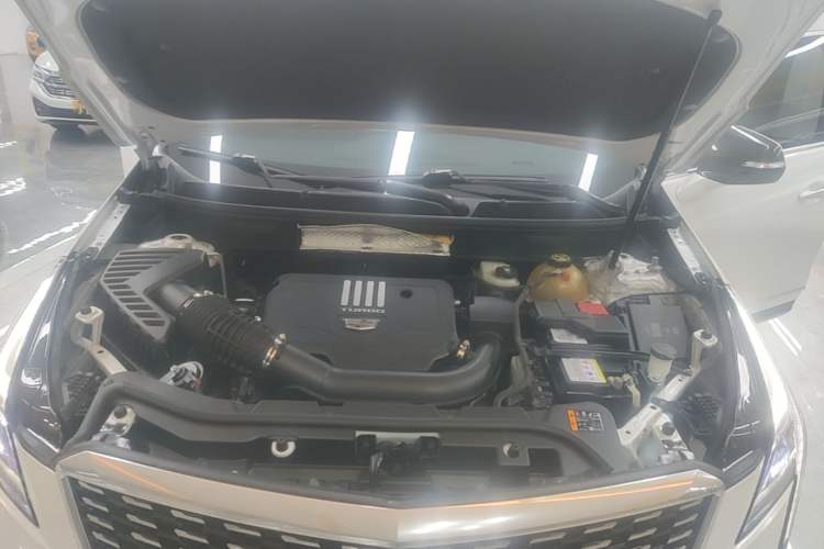 Used Cadillac XT5 2020 Revised Version 28T Luxury Edition Engine Bay