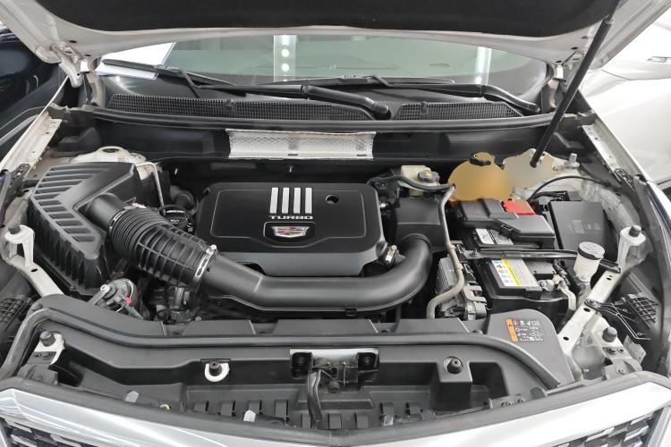 Used Cadillac XT5 2020 28T Luxury Version Engine Bay