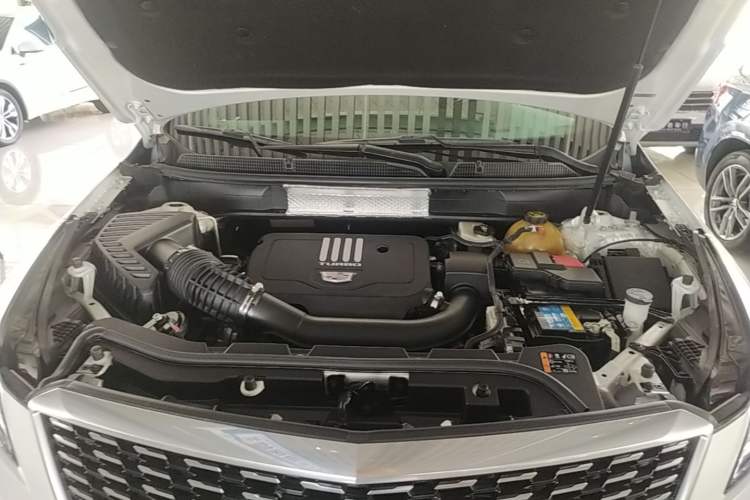Used Cadillac XT5 2020 Revised Version 28T Luxury Edition Engine Bay