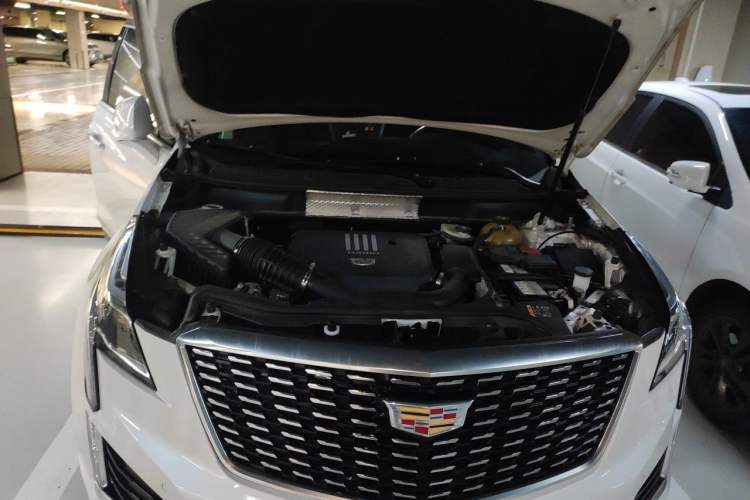 Used Cadillac XT5 2020 28T Luxury Version Engine Bay