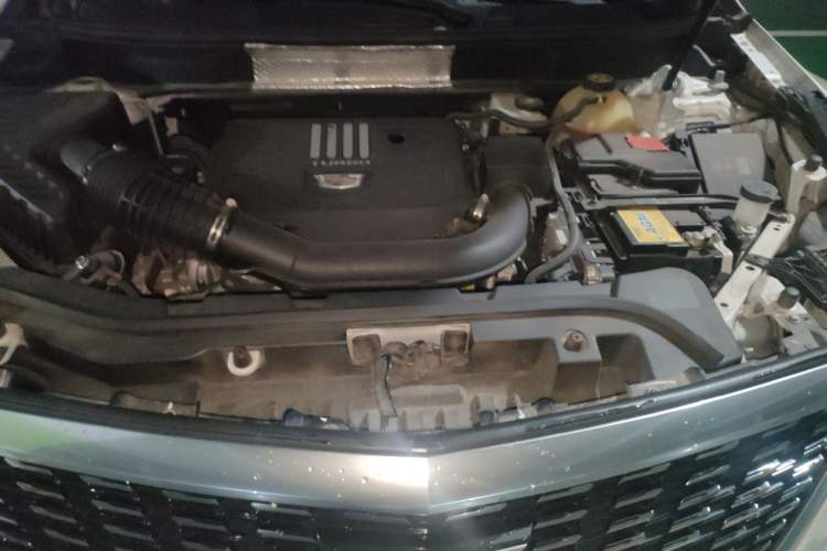 Used Cadillac XT5 2020 28T Luxury Version Engine Bay