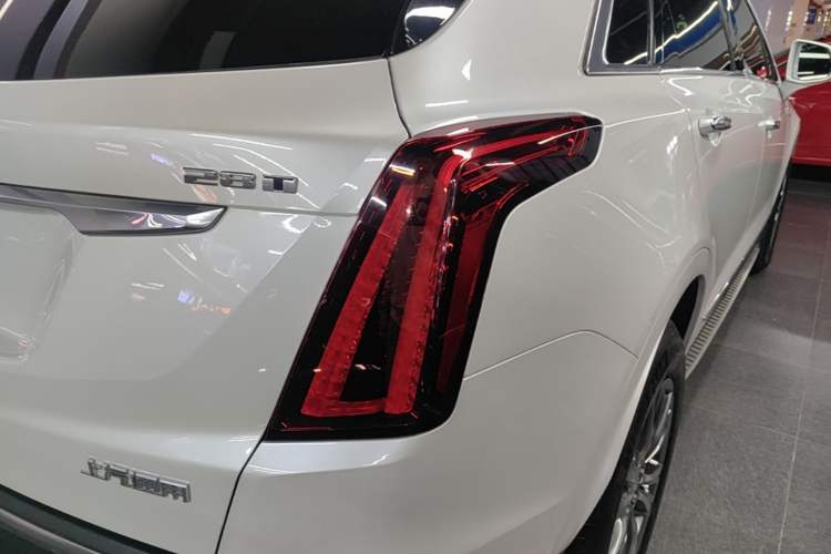 Used Cadillac XT5 2020 Revised Version 28T Luxury Edition Exterior 3