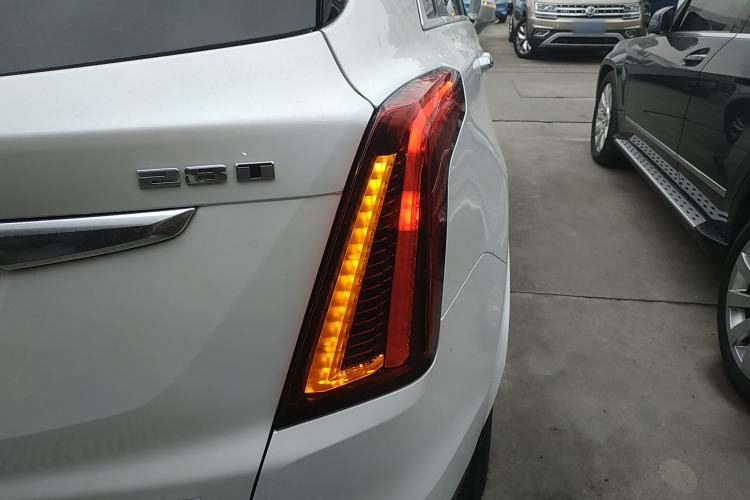 Used Cadillac XT5 2020 28T Luxury Version Exterior 3