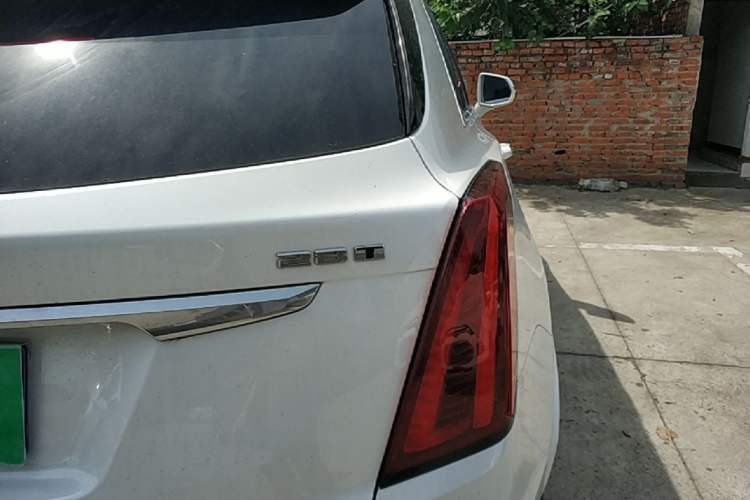 Used Cadillac XT5 2020 28T Luxury Version Exterior 3