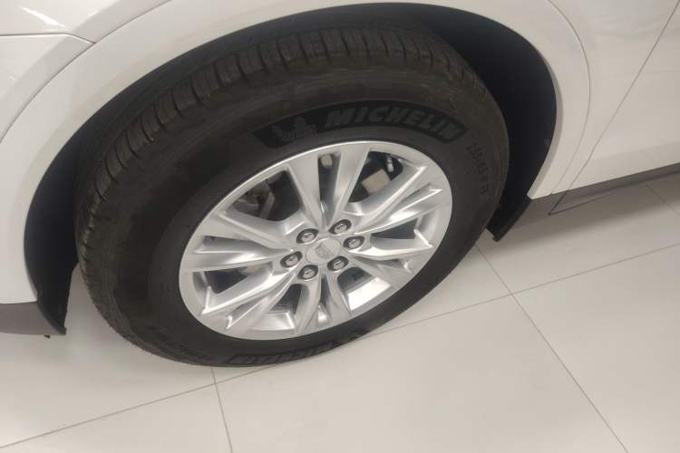 Used Cadillac XT5 2020 28T Tech Edition Exterior 4