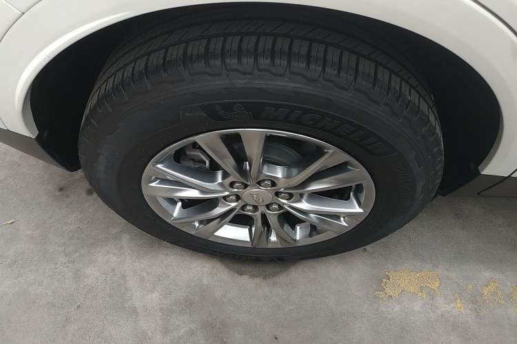 Used Cadillac XT5 2020 28T Luxury Version Exterior 5