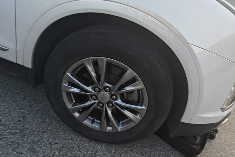 Used Cadillac XT5 2020 28T Luxury Version Exterior 7