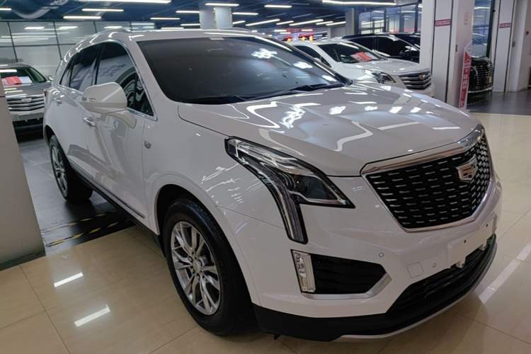Used Cadillac XT5 2020 Revised Version 28T Luxury Edition Front Right 45 Deg