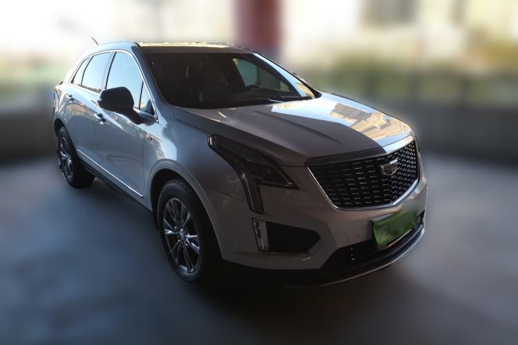 Used Cadillac XT5 2020 28T Luxury Version Front Right 45 Deg