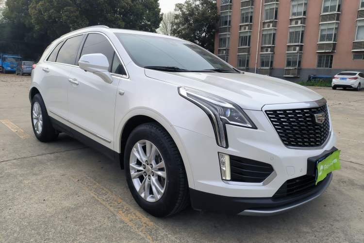 Used Cadillac XT5 2020 28T Luxury Version Front Right 45 Deg