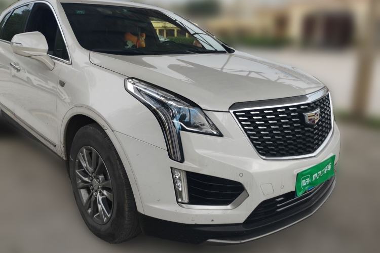Used Cadillac XT5 2020 28T Luxury Version Front Right 45 Deg