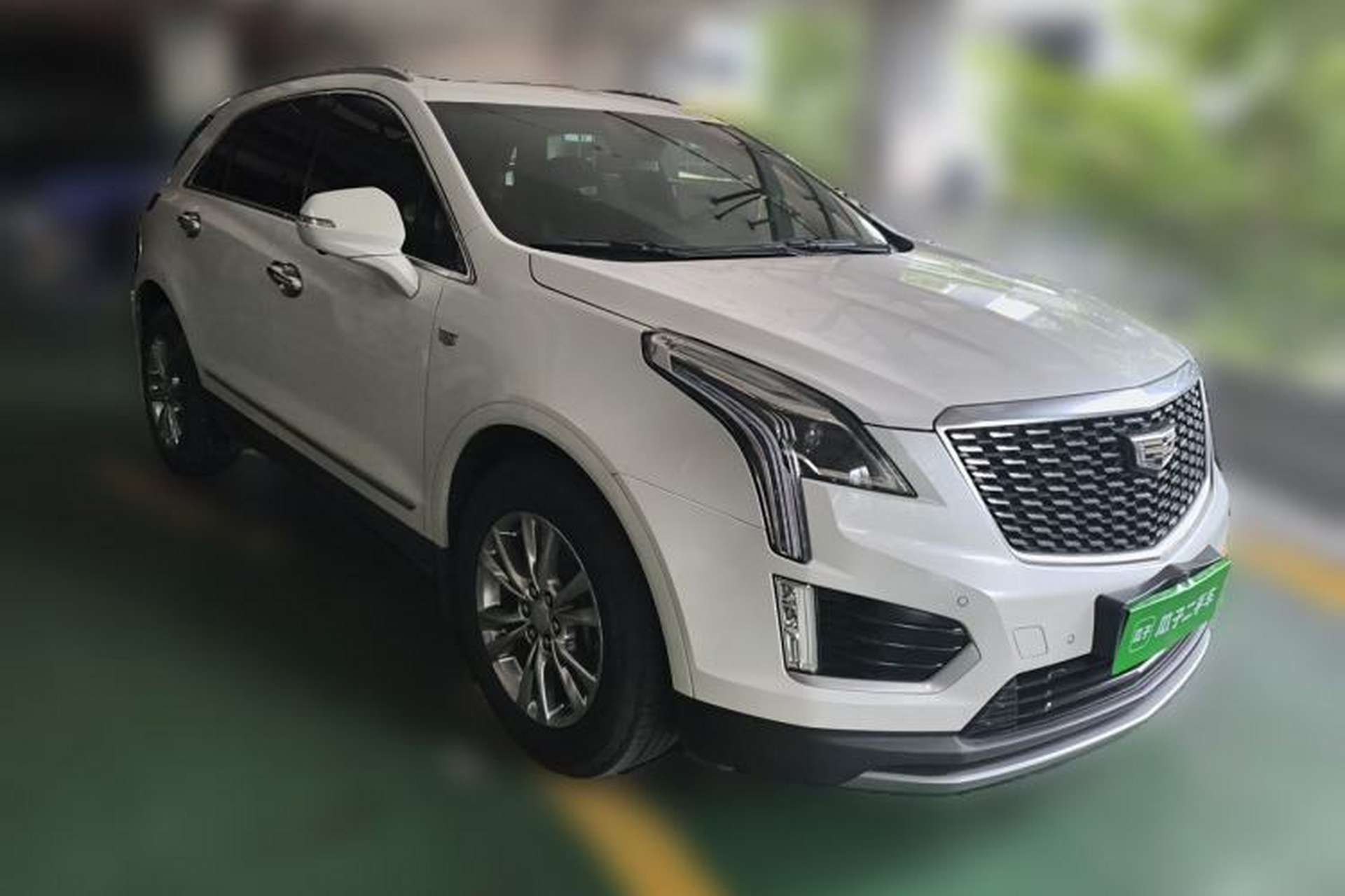 Used Cadillac XT5 2020 28T Luxury Version Front Right 45 Deg